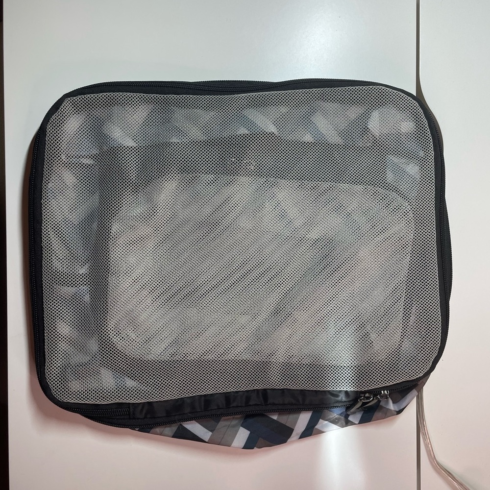 Lug Cargo 2pc Compression Packing cubes in black
